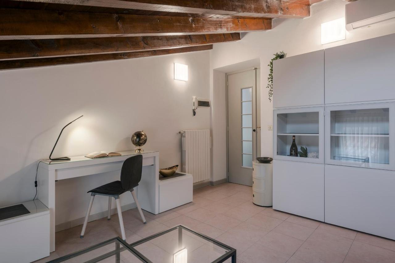 Lovely Mansard Iseo Portelle Holiday With Private Parking And Bike Storage 외부 사진
