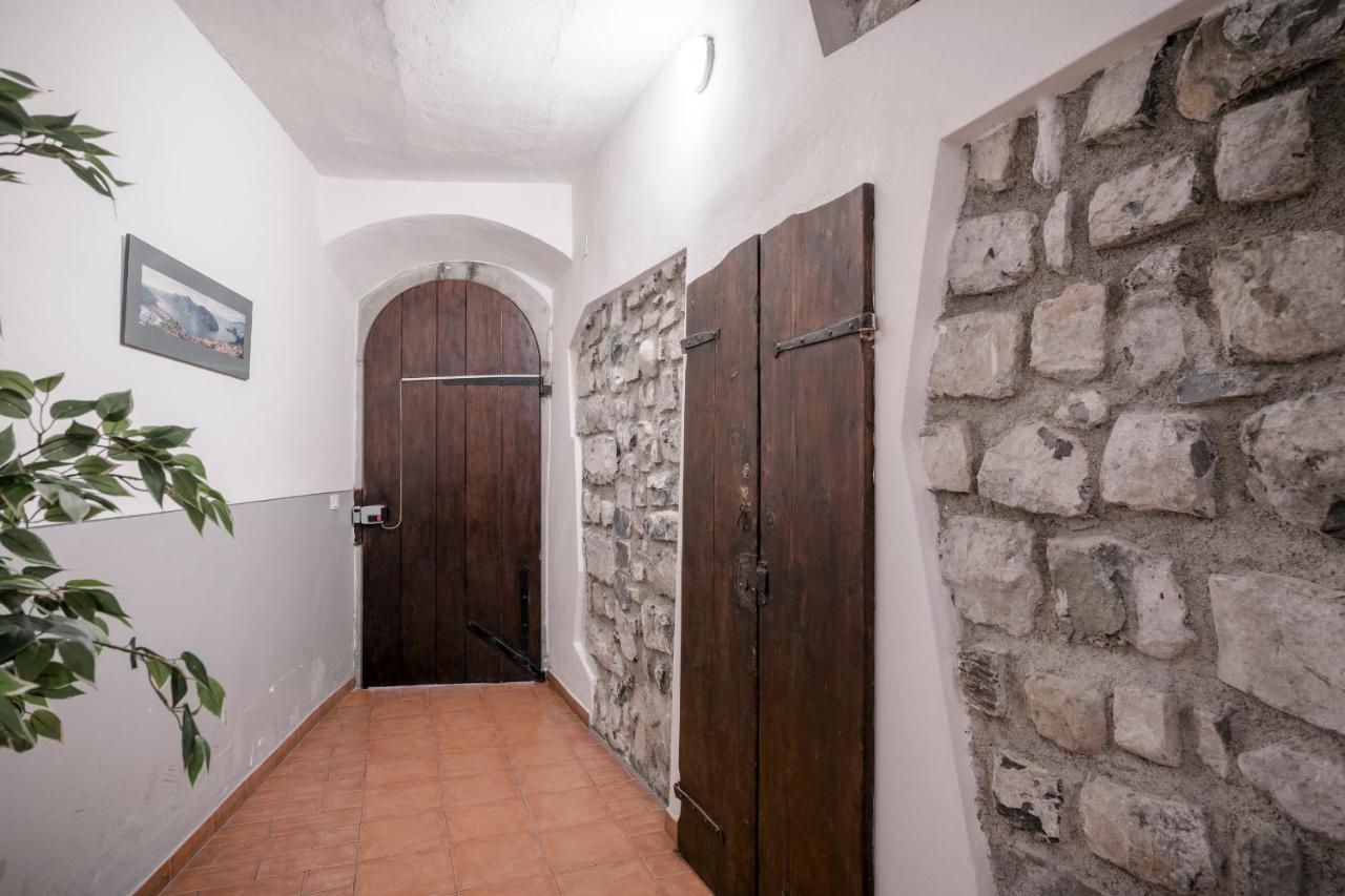 Lovely Mansard Iseo Portelle Holiday With Private Parking And Bike Storage 외부 사진