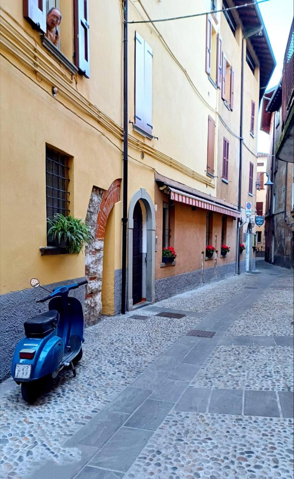 Lovely Mansard Iseo Portelle Holiday With Private Parking And Bike Storage 외부 사진