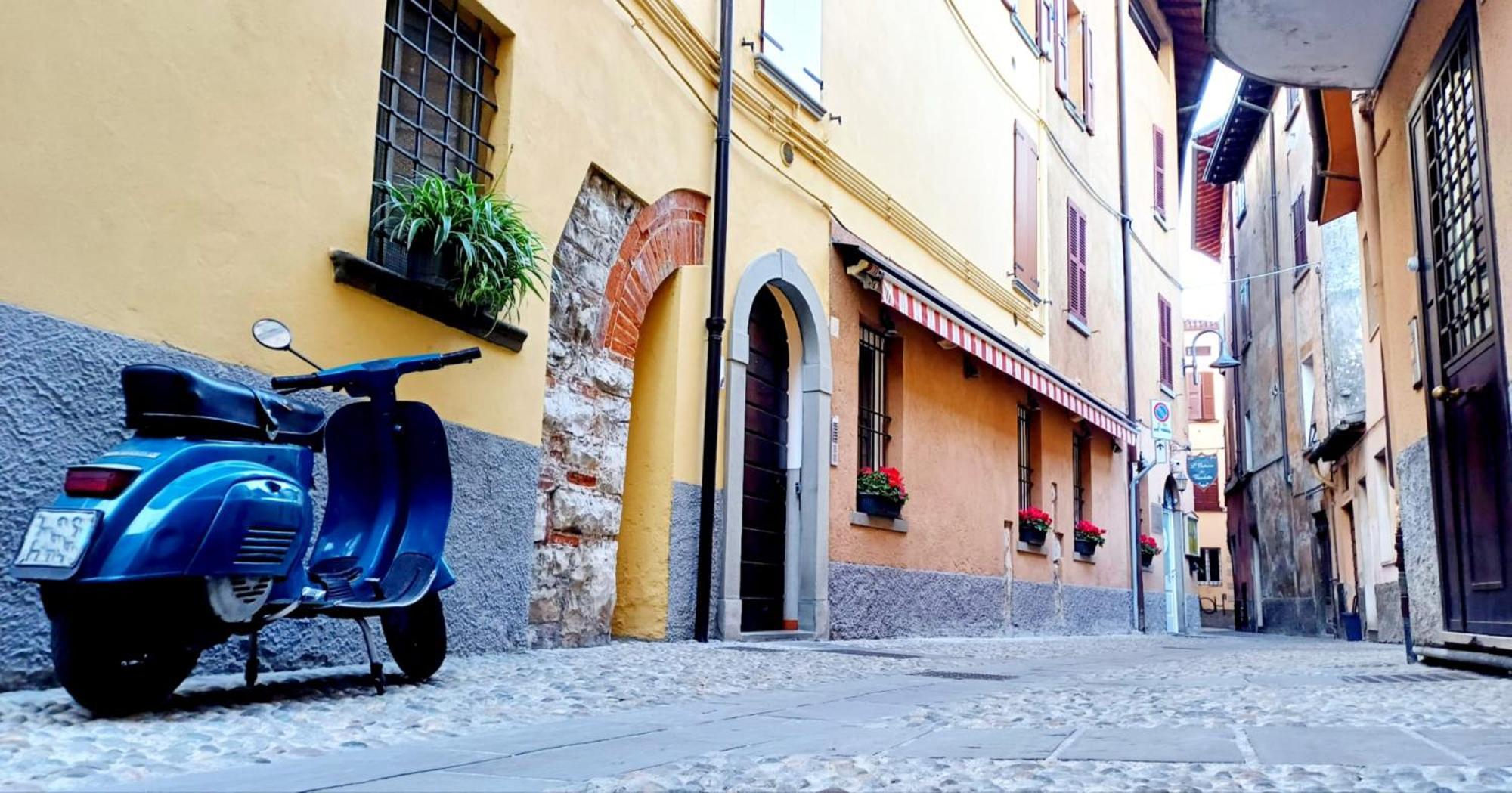 Lovely Mansard Iseo Portelle Holiday With Private Parking And Bike Storage 외부 사진